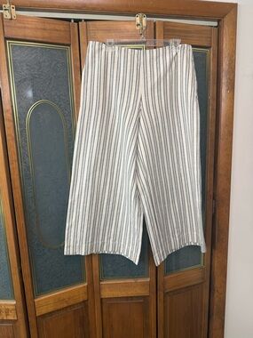 Striped Wide-Leg Cropped Pants - Cream w: Black Stripes Lafayette 148 
LIKE NEW